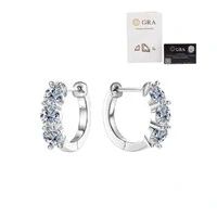 Brinco argola click 1cm três solitários 1.8ct (4mm) moissanite