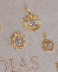 pingente trabalhado nossa senhora ouro