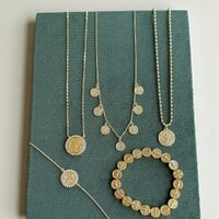 Colar e choker bolinhas com pingente medalha de são bento ouro18k