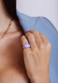 Anel Dedinho Esmaltado Lilas com Ponto de Luz Ouro18k