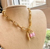 Pingente Cadeado Metalizado Rosa Ouro18k