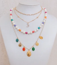 Colar Perolas com Bolas Coloridas fecho boia Ouro
