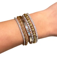 Pulseira riviera clássica delicada com pedras redondas e quadradas rodio 17cm