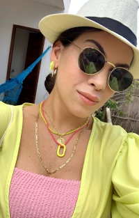 Pingente Mosquetao Esmaltado Ouro (escolha a cor)