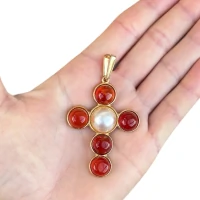 Pingente Cruz Boho com pérola shell ouro18k