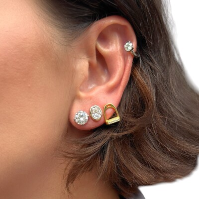 FotoBrinco joia solitário ponto luz oval 3ct (8mm por 6mm) cravação inglesa moissanite prata925 ouro18k