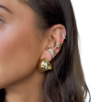 Mix de brincos e piercings
