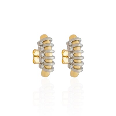 Foto brinco joia ear hook liso com garras e solitários duo banho de ouro18k e rodio