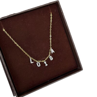 Foto Colar joia personalizado com nome cravejado corrente delicada rodio e ouro18k (sob encomenda)