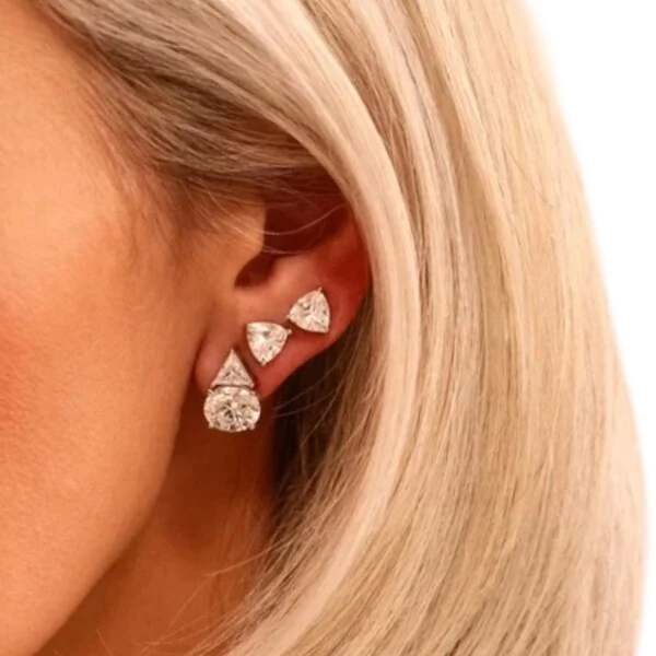 Brinco solitário trillion moissanite 2.4ct (7mm) em Prata925