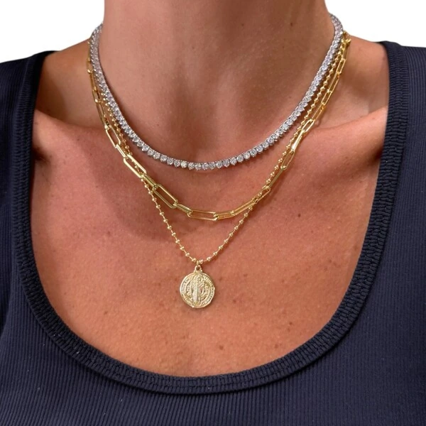 Colar e choker bolinhas com pingente medalha de são bento ouro18k