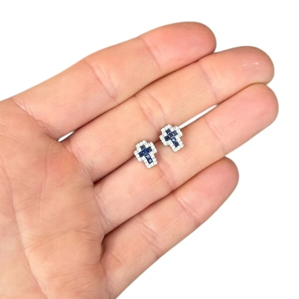 Brinco joia crucifixo safira baguetes com volta cravejada 8mm prata925