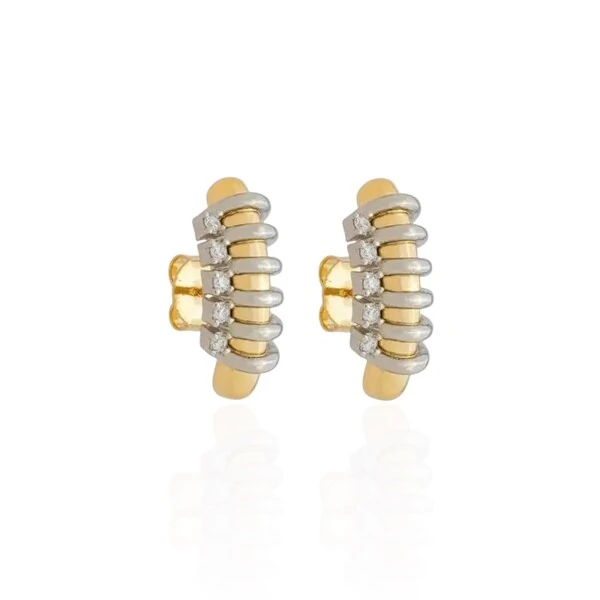 brinco joia ear hook liso com garras e solitários duo banho de ouro18k e rodio