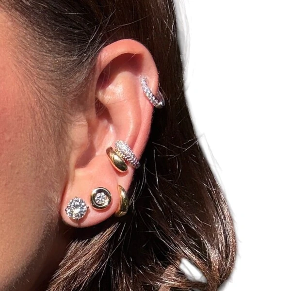 Brinco piercing tubo duplo liso e cravejado regulável rodio e ouro18k