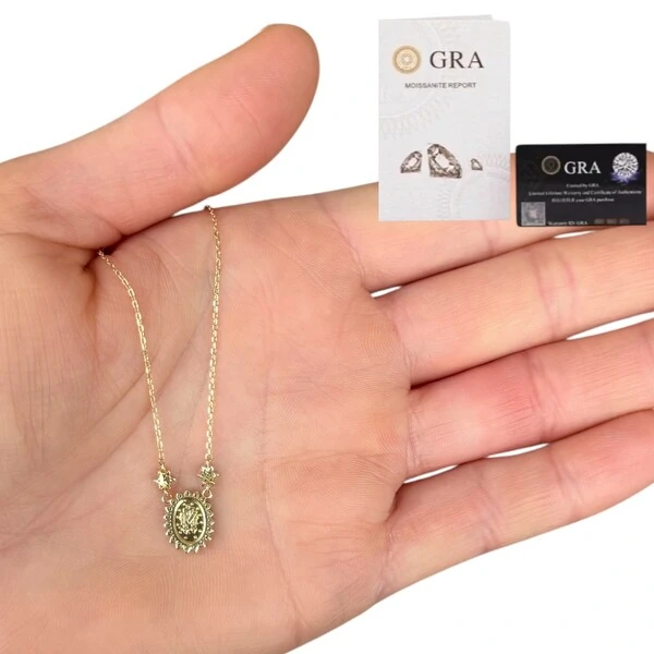 Colar joia medalha nossa senhora das graças volta cravejada e florzinhas moissanite prata925 ouro18k