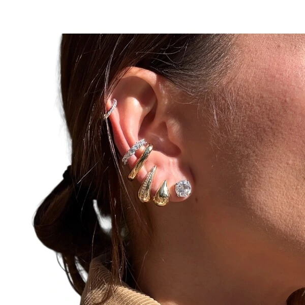 Brinco piercing ear hook liso minimalista regulável ouro18k