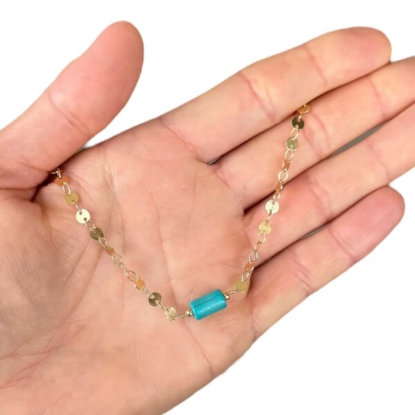 Colar gargantilha medalhas boho com rolinho turquesa ouro18k