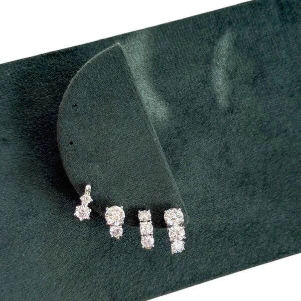 Brinco argola click 1cm dois solitários moissanite 1.96ct (6mm e 4mm)prata925