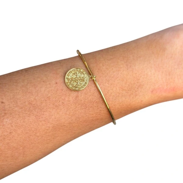 Bracelete regulável com medalha de sao bento ouro18k