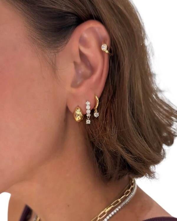 Brinco meia argola hailey 1cm ouro18k