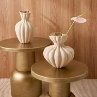 Vaso Decorativo em Cerâmica Off White e Dourado