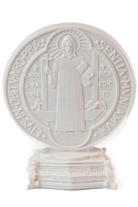 Medalha São Bento com Pedestal 18 cm