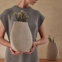 Vaso Decorativo em Polirresina Areia – Boca Estreita