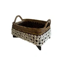 Cesto Decorativo em Rattan com Conchas