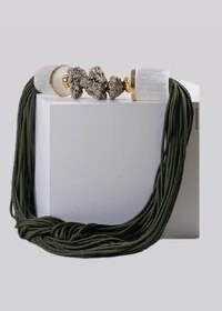 Colar Decorativo em Selenita e Pirita na Corda Náutica Verde