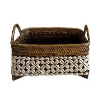 Cesto Decorativo em Rattan com Conchas