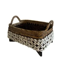 Cesto Decorativo em Rattan com Conchas