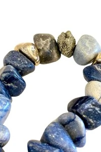 Colar Decorativo em Quartzo Azul e Tassel de Seda