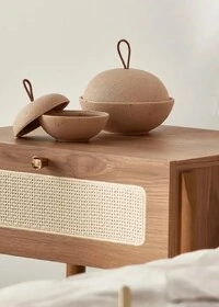 Pote Decorativo em Cerâmica com Puxador de Couro