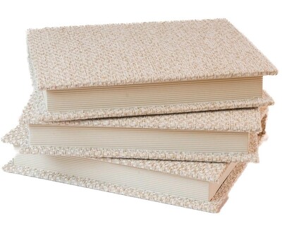 Foto Caixa Livro em Madeira com Acabamento em Linho