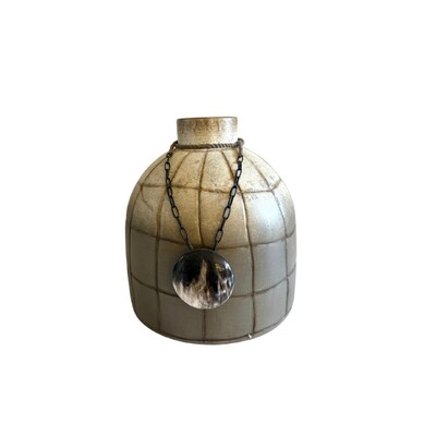 Foto Vaso Decorativo em Cerâmica com Colar Artesanal