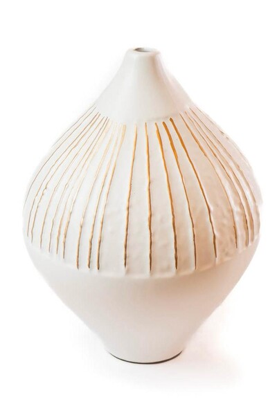 FotoVaso Branco em Cerâmica com Frisos Dourados