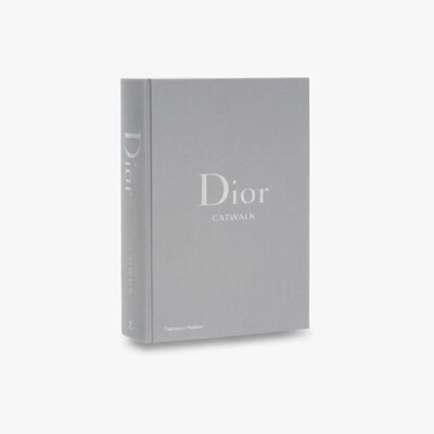 Foto Livro Dior, Catwalk, Thames & Hudson