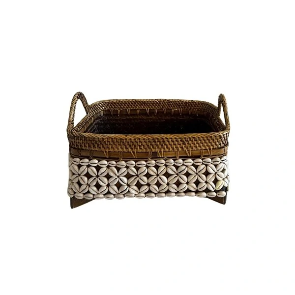 Cesto Decorativo em Rattan com Conchas
