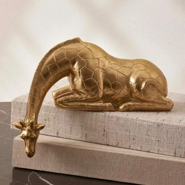 Escultura Decorativa Girafa em Polirresina Dourada