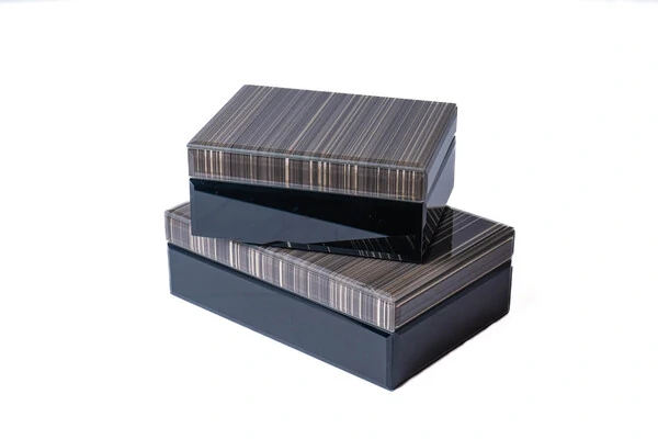 Caixa Decorativa em Vidro Preto, Bege e Dourado