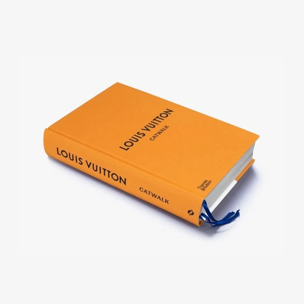 Livro “Louis Vuitton: Catwalk” – Thames & Hudson