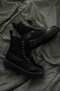 Coturno Plataforma Preto Hayley