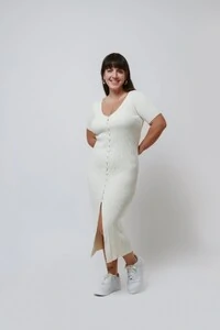 Vestido Botões Midi Tricot Premium Manga Curta