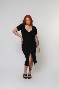 Vestido Botões Midi Tricot Premium Manga Curta