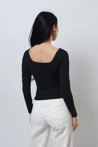 Blusa Poliamida Decote Quadrado Manga Longa