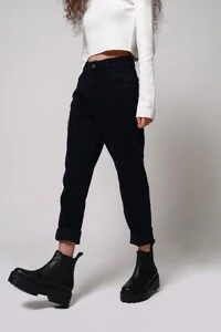 Calça Mom Jeans Fit