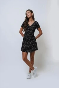 Vestido Curto Envelope Poá Viscose