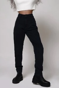 Calça Mom Jeans Fit