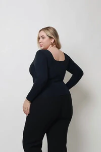 Blusa Poliamida Decote Quadrado Manga Longa