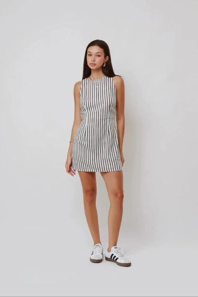 Foto Vestido Stripped Listrado Linho